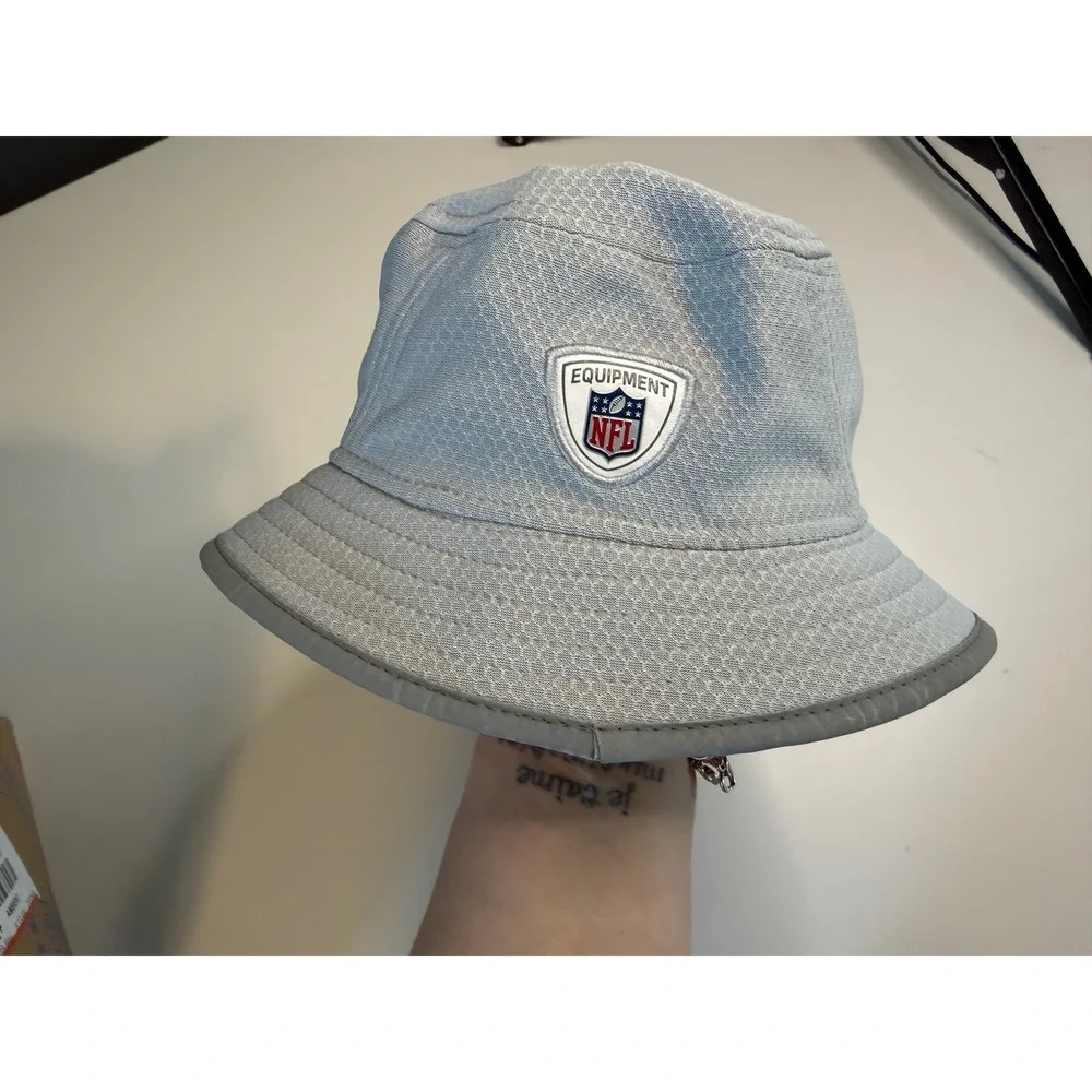 New Era New England Patriots NFL Equipment Bucket Hat Child Youth Grey Red